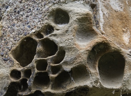 IH - Medieval Holes