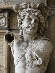 IH - Seaton Statue