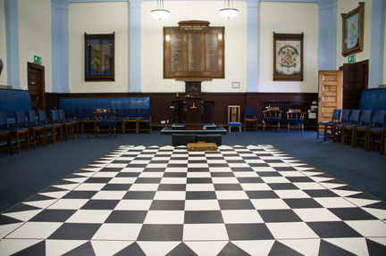 IH - Chequer Floor IAN6623