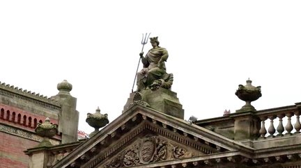 JH2 - HSBC - Best building top in Lord Street