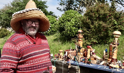 JH1 - Wood carver Kings Gardens